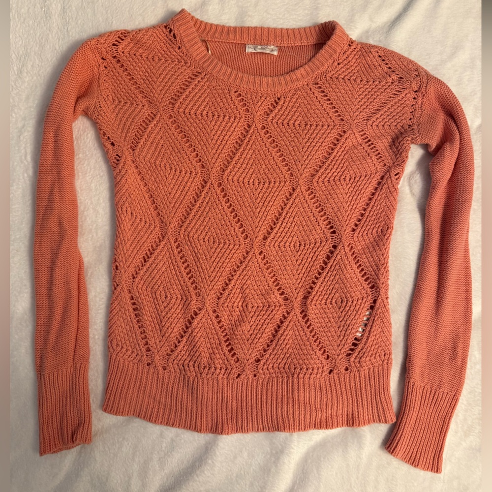 Shrinking Violet Textured Coral Sweater Size Small